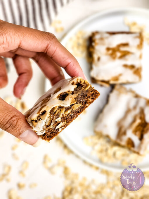 Iced Oatmeal Cookie Bars on Rhombus
