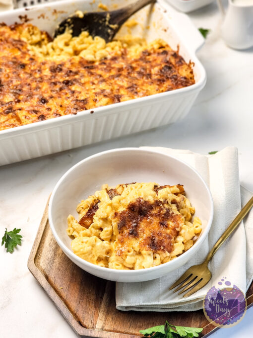 4 Cheese Mac n Cheese on Gold Marble - Image 2