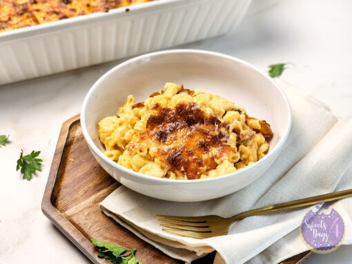 4 Cheese Mac n Cheese on Gold Marble - Image 3