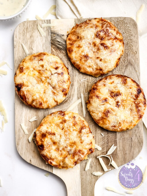 Mini Pizzas on Gold Marble - Image 2
