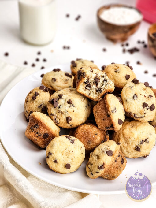 Mini Chocolate Chip Muffins on Rhombus