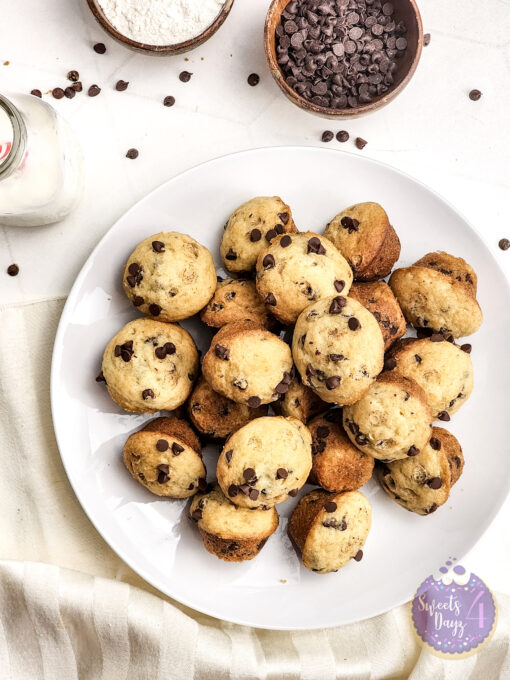 Mini Chocolate Chip Muffins on Rhombus - Image 4