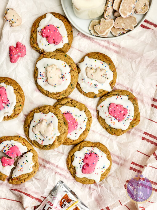 Frosted Animal Cracker Cookies on Rhombus - Image 2