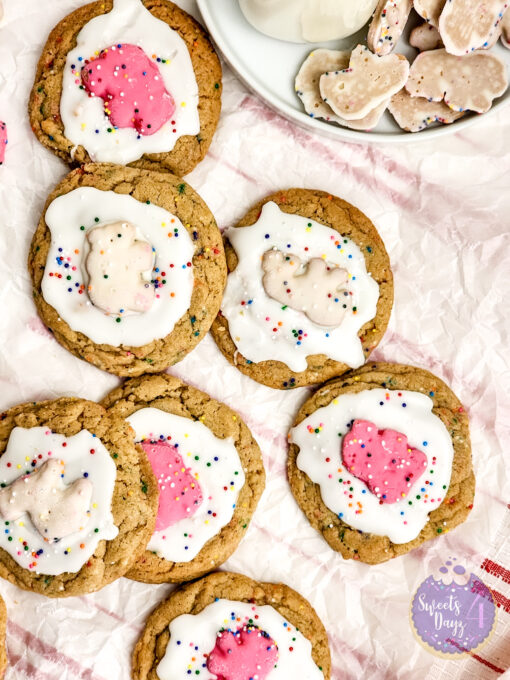Frosted Animal Cracker Cookies on Rhombus - Image 3